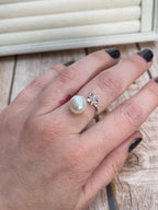 Flower Detail Pearl Ring