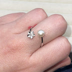 Small Flower Detail Pearl Ring