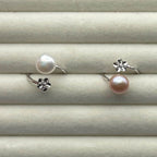 Flower Detail Pearl Ring